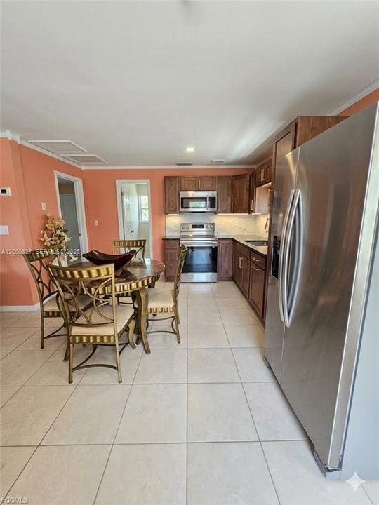 For Rent: $1,281 (1 beds, 1 baths, 1000 Square Feet)