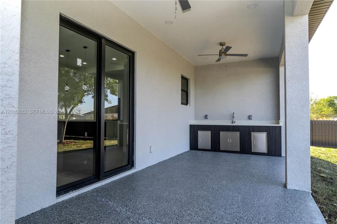 Active With Contract: $349,900 (3 beds, 2 baths, 1554 Square Feet)