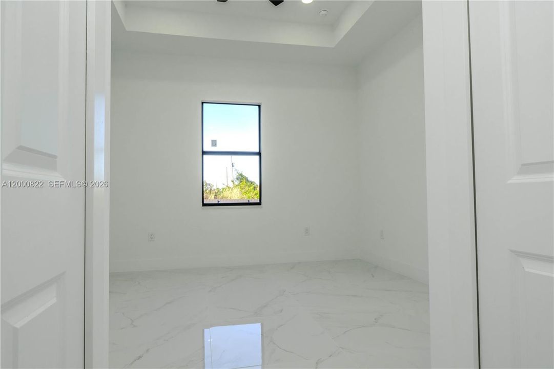 Active With Contract: $349,900 (3 beds, 2 baths, 1554 Square Feet)