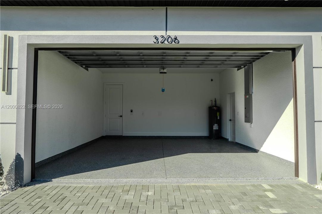 Active With Contract: $349,900 (3 beds, 2 baths, 1554 Square Feet)