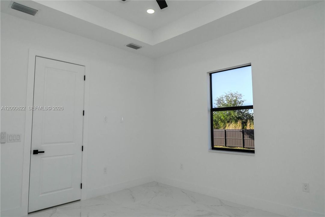 Active With Contract: $349,900 (3 beds, 2 baths, 1554 Square Feet)
