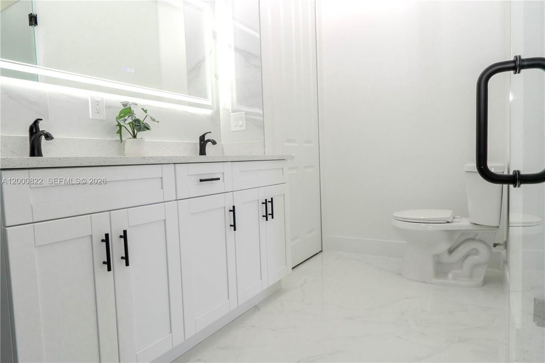Active With Contract: $349,900 (3 beds, 2 baths, 1554 Square Feet)