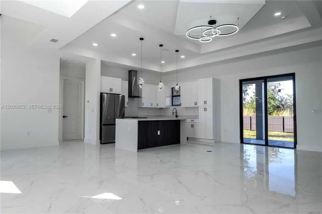 Active With Contract: $349,900 (3 beds, 2 baths, 1554 Square Feet)