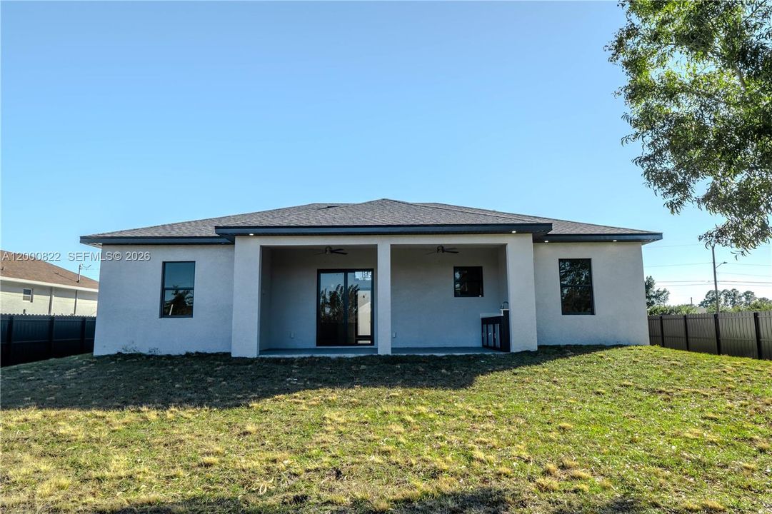 Active With Contract: $349,900 (3 beds, 2 baths, 1554 Square Feet)