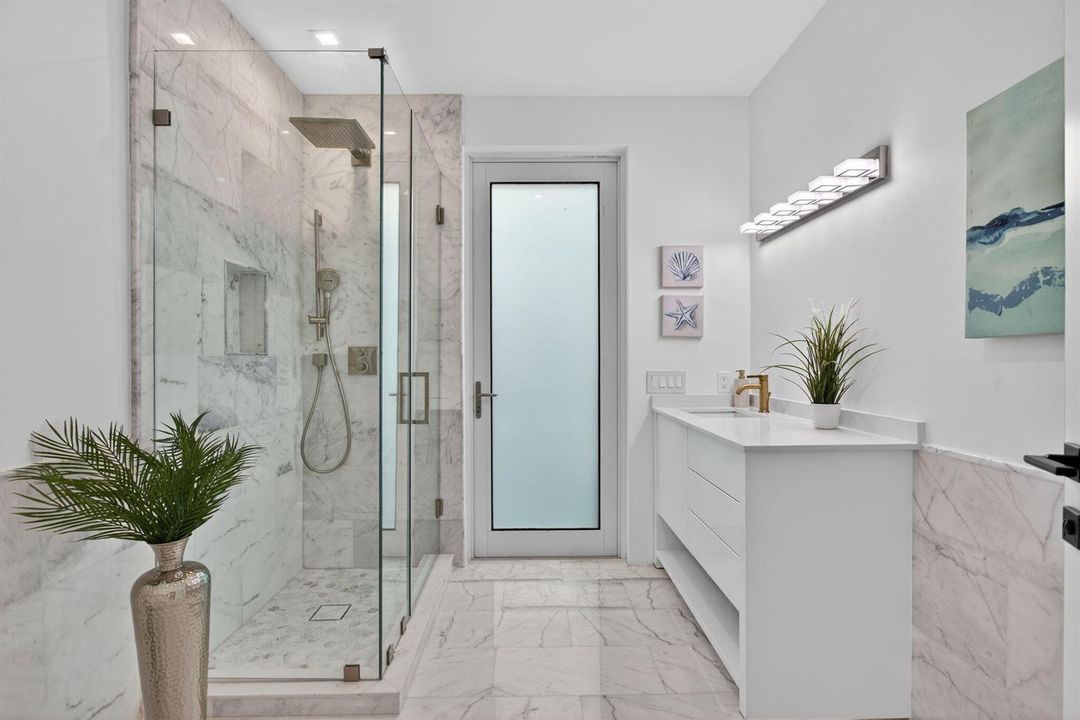 Cabana bathroom