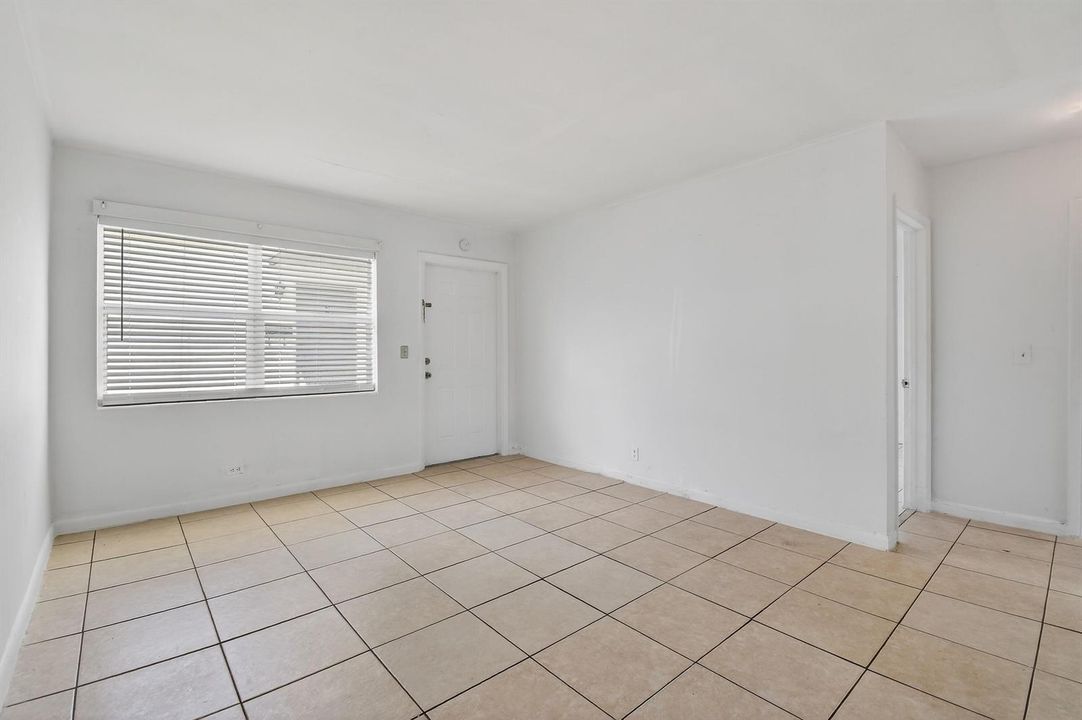 1172W34thSt#2(13)