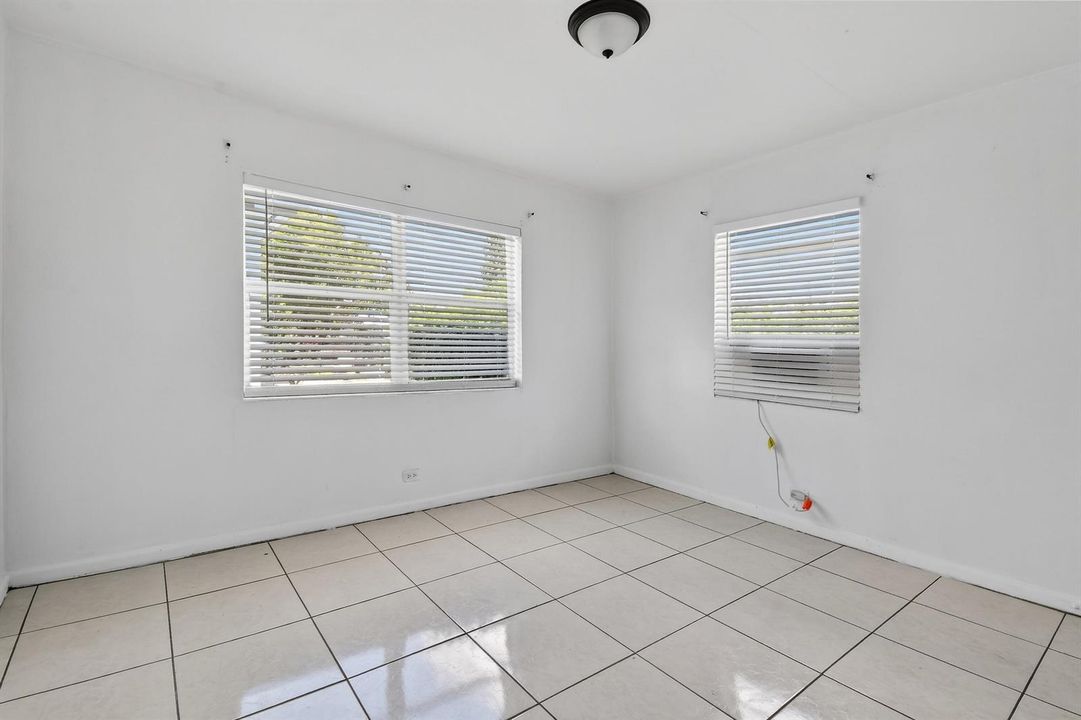 1172W34thSt#2(15)