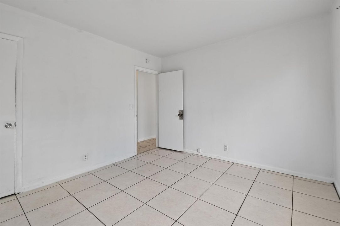 1172W34thSt#2(17)