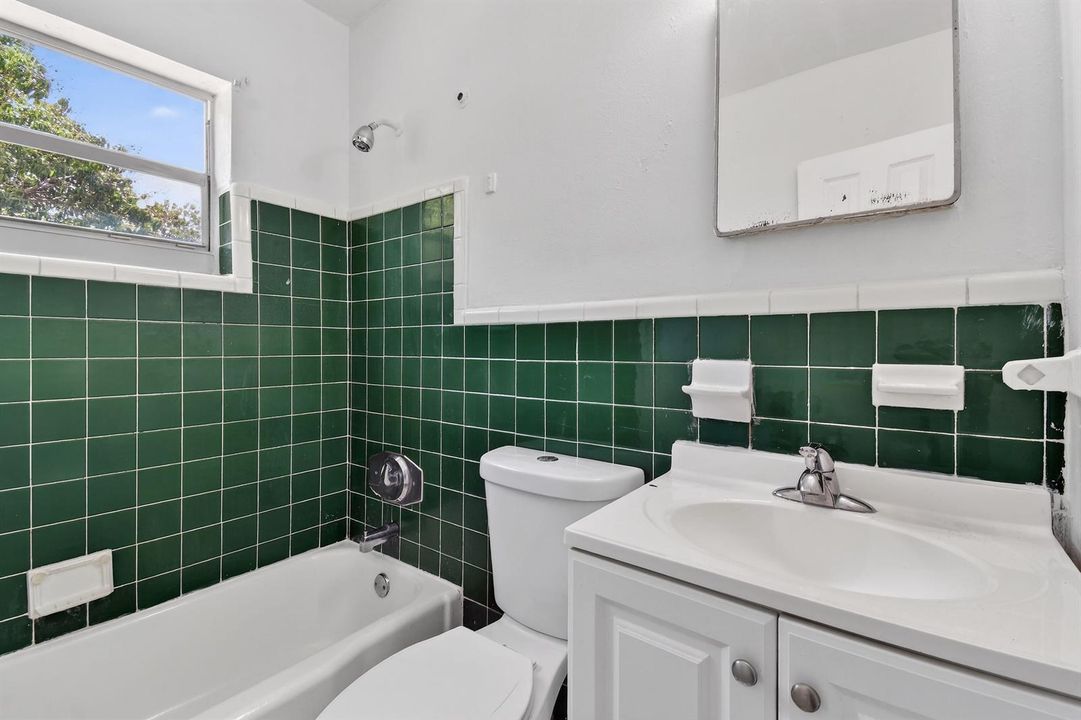 1172W34thSt#2(21)
