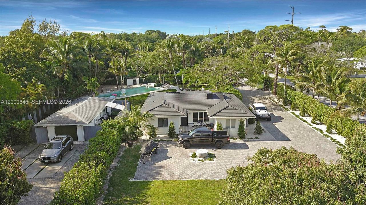 Active With Contract: $2,100,000 (4 beds, 3 baths, 1556 Square Feet)