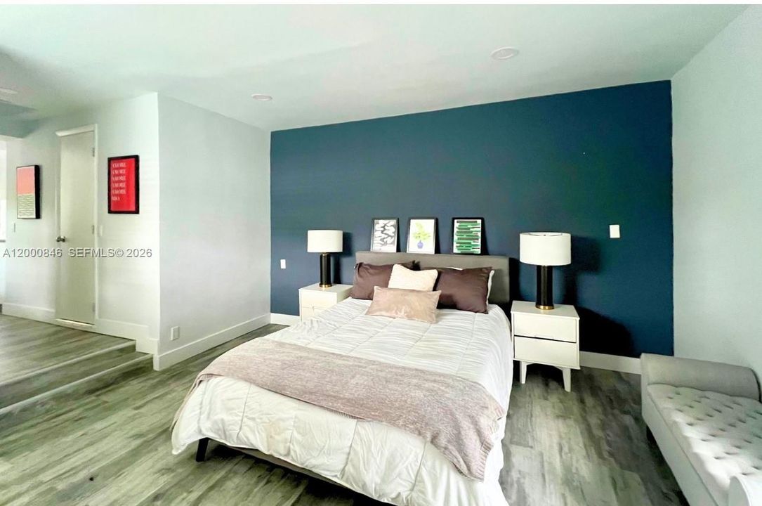 Active With Contract: $2,100,000 (4 beds, 3 baths, 1556 Square Feet)