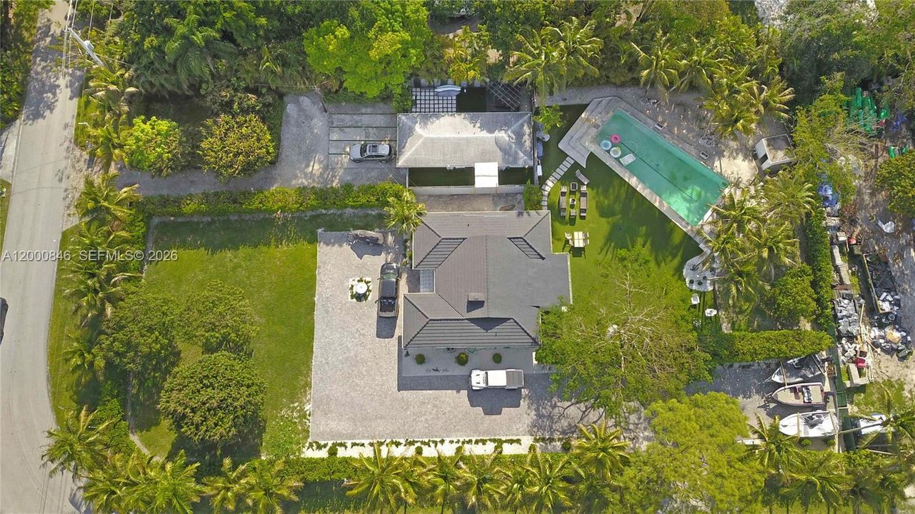 Active With Contract: $2,100,000 (4 beds, 3 baths, 1556 Square Feet)