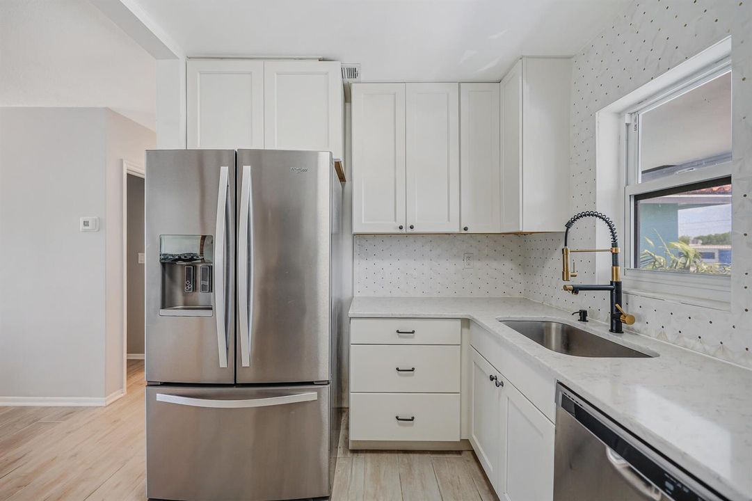 2829 NE 30th St -10