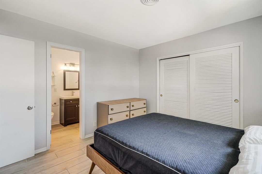 2829 NE 30th St -19