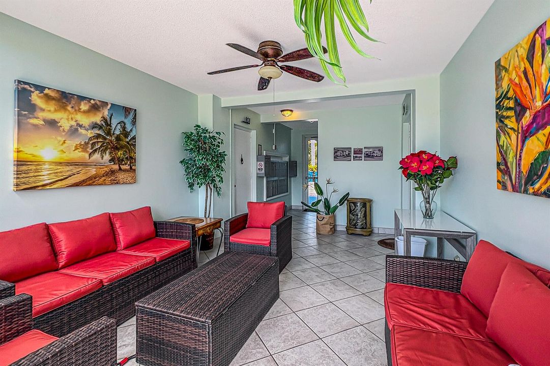 2829 NE 30th St -31