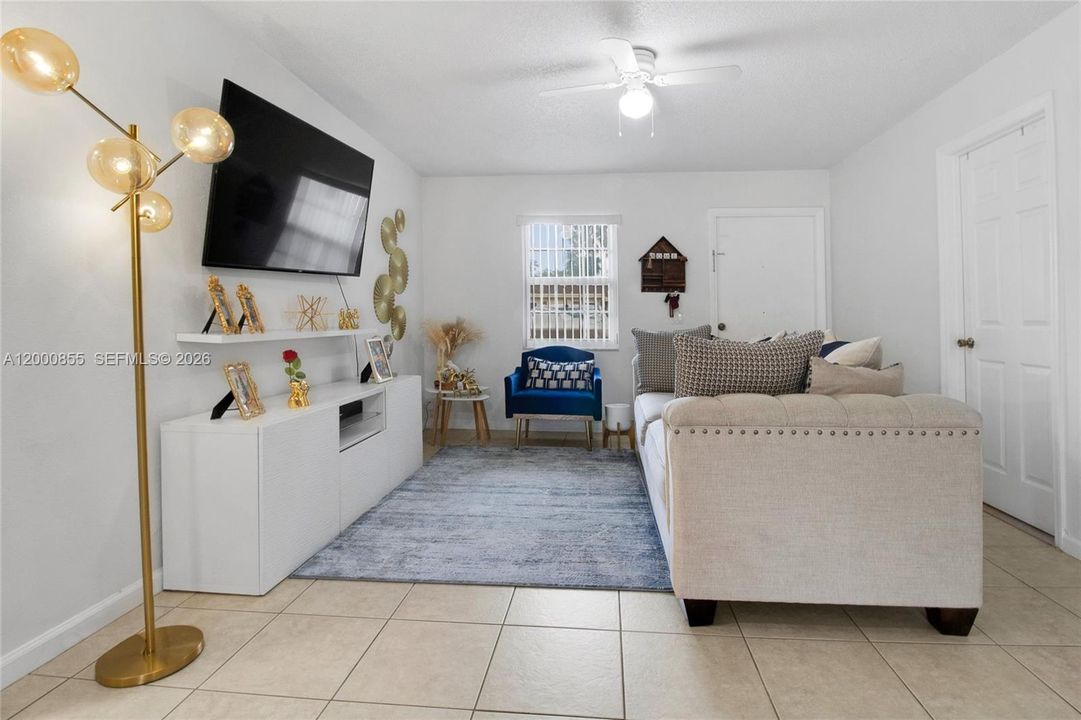 For Sale: $289,000 (3 beds, 2 baths, 1150 Square Feet)