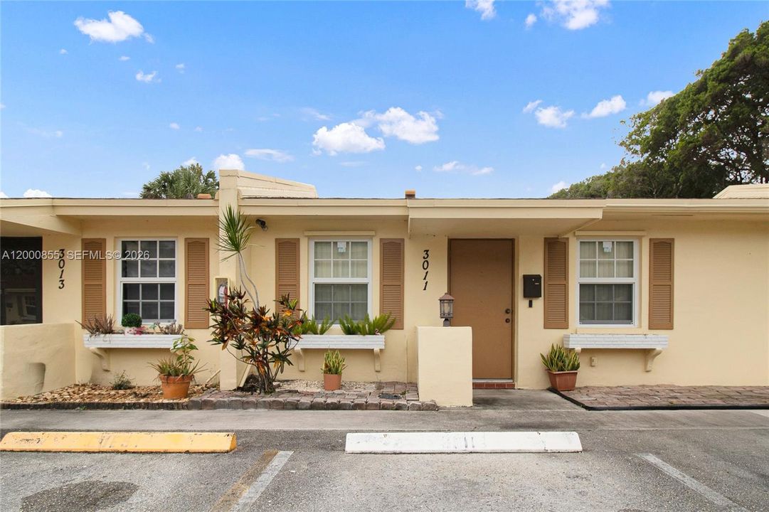 For Sale: $289,000 (3 beds, 2 baths, 1150 Square Feet)