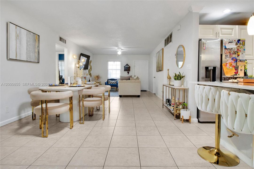 For Sale: $289,000 (3 beds, 2 baths, 1150 Square Feet)