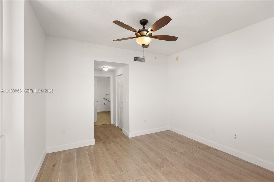 For Sale: $588,000 (2 beds, 2 baths, 1072 Square Feet)