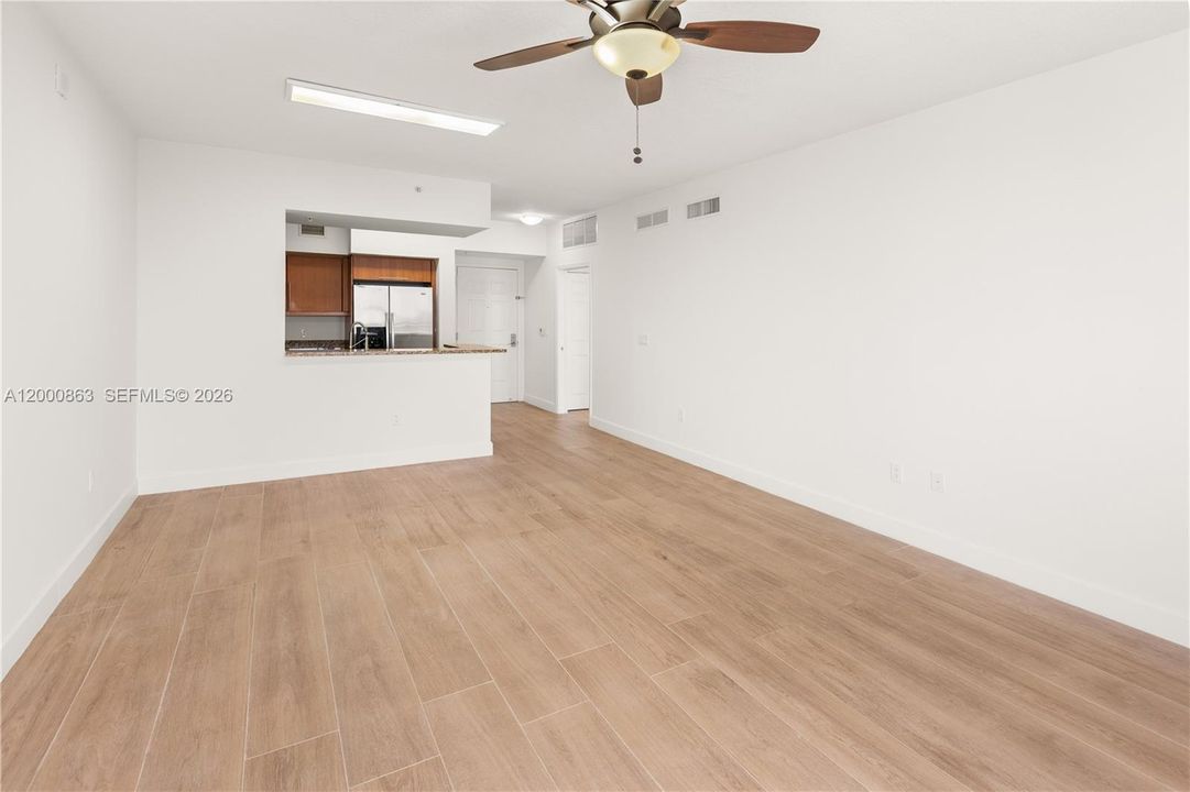 For Sale: $588,000 (2 beds, 2 baths, 1072 Square Feet)