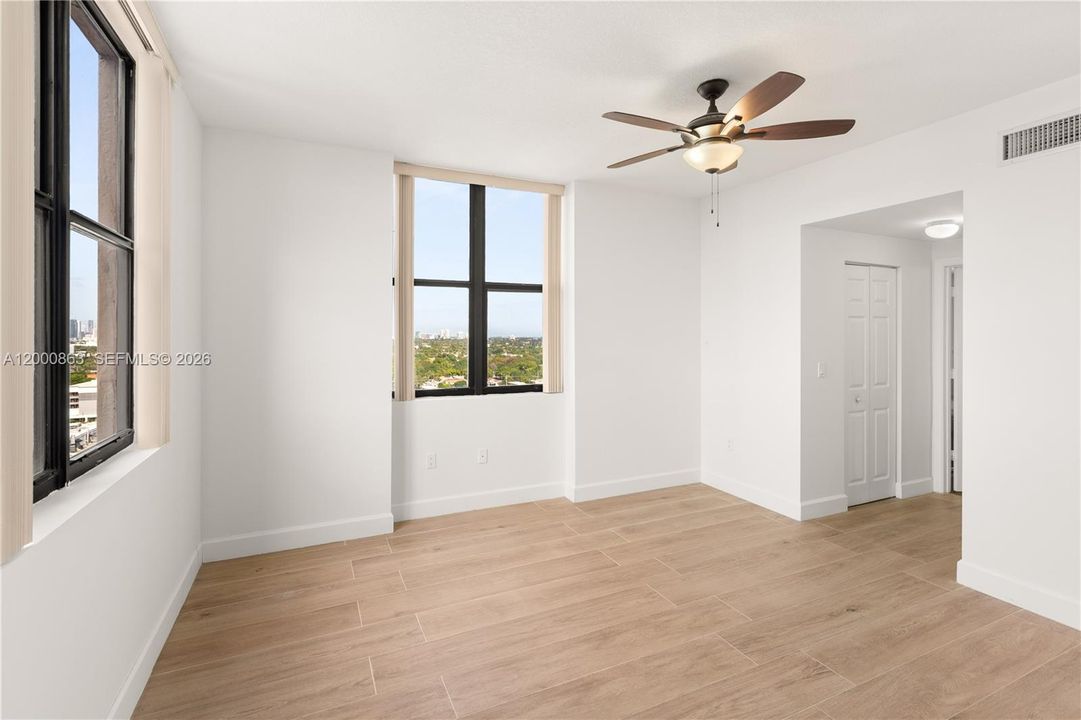 For Sale: $588,000 (2 beds, 2 baths, 1072 Square Feet)
