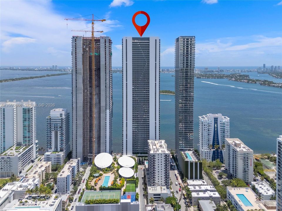 В аренду: $19,500 (4 спален, 5 ванн, 2216 Квадратных фут)