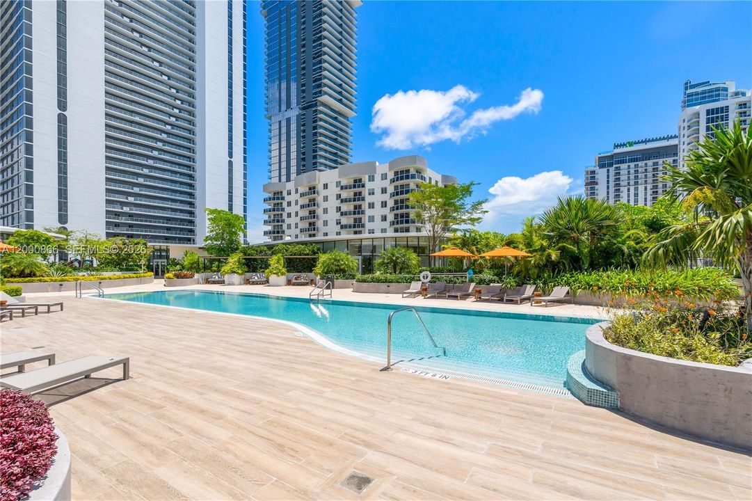 В аренду: $19,500 (4 спален, 5 ванн, 2216 Квадратных фут)
