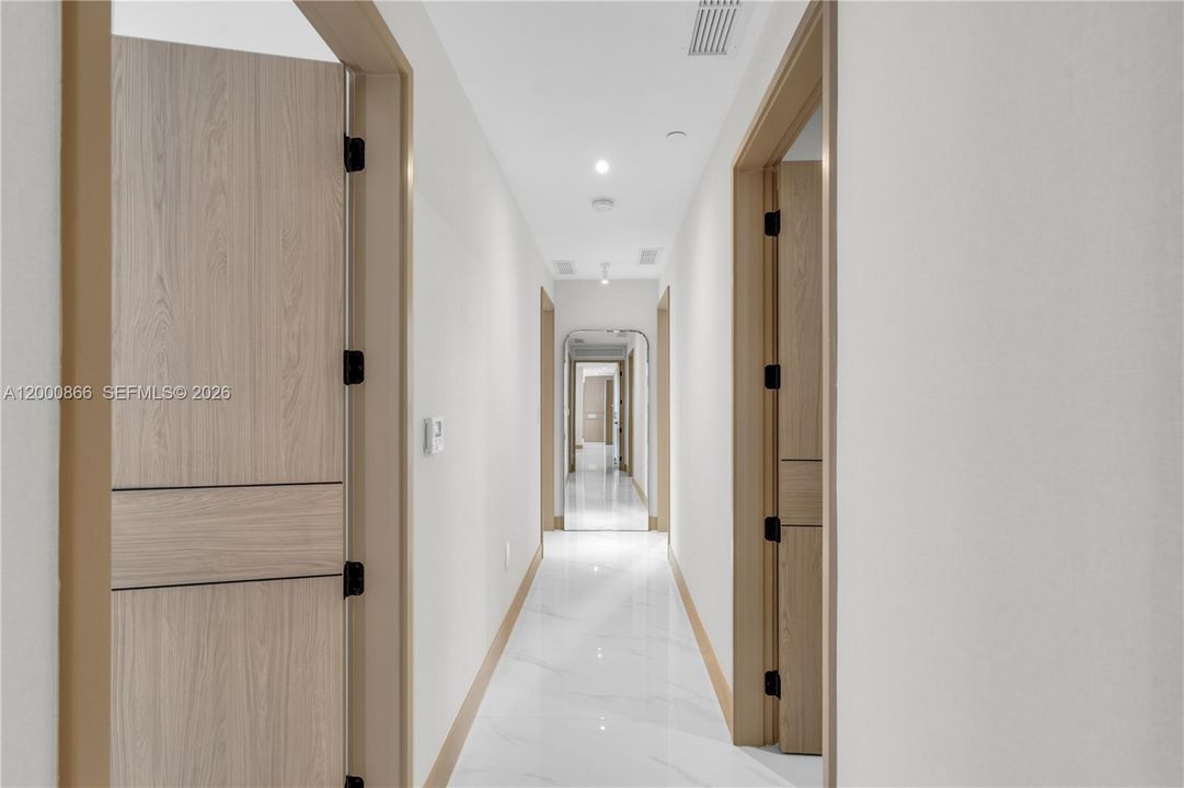 В аренду: $19,500 (4 спален, 5 ванн, 2216 Квадратных фут)