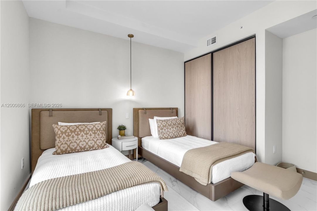 В аренду: $19,500 (4 спален, 5 ванн, 2216 Квадратных фут)