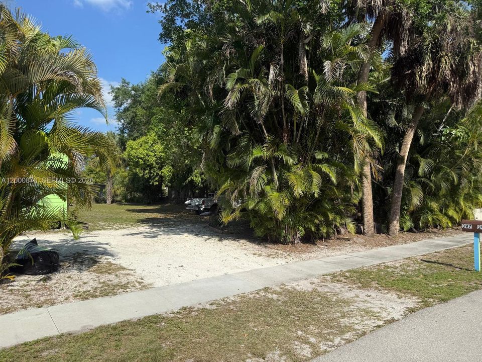 Недавно продано: $49,900 (0.16 acres)