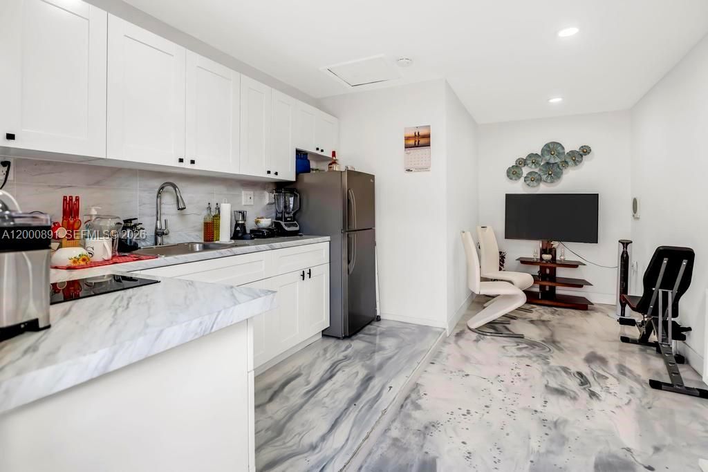 Activo con contrato: $625,000 (4 camas, 3 baños, 1924 Pies cuadrados)