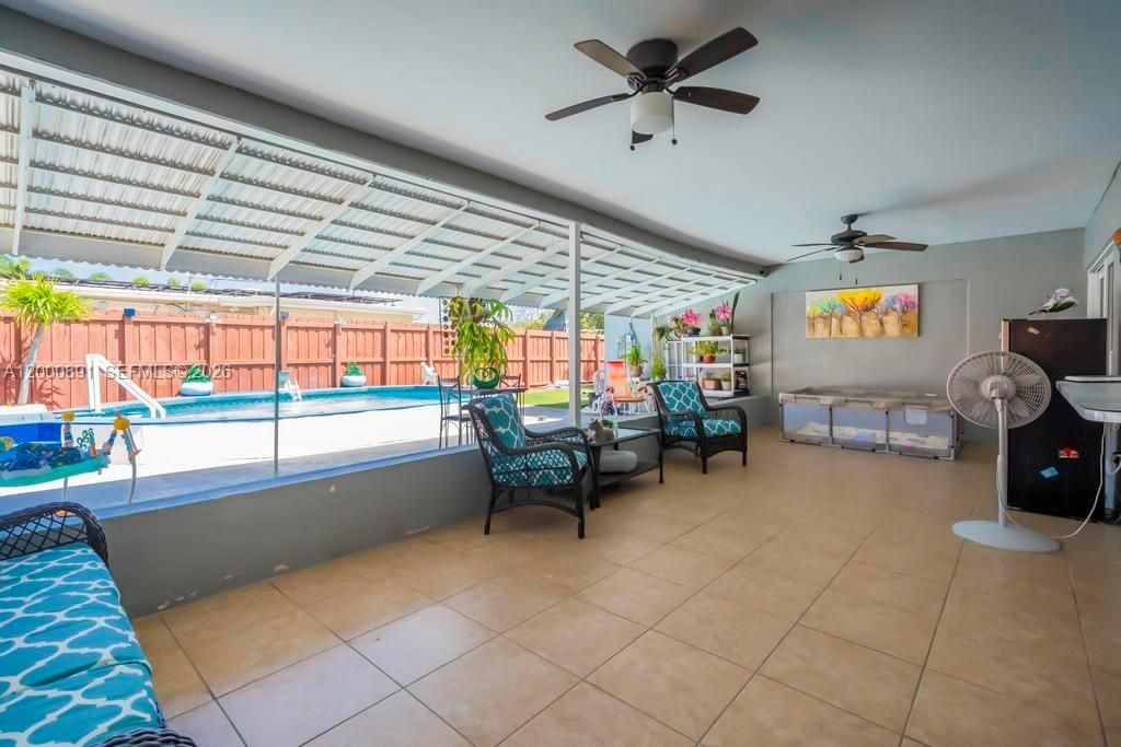 Activo con contrato: $625,000 (4 camas, 3 baños, 1924 Pies cuadrados)