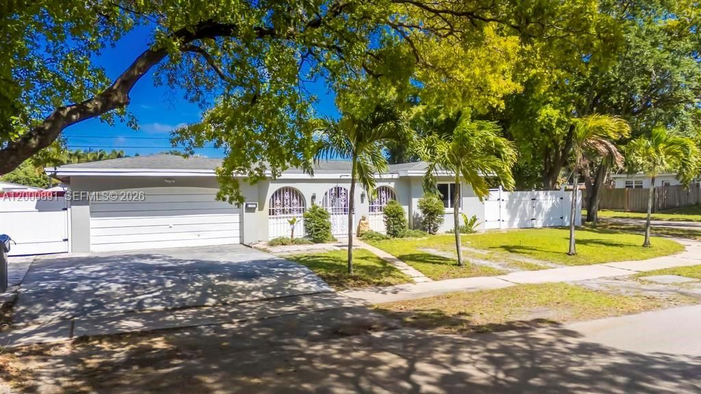 Activo con contrato: $625,000 (4 camas, 3 baños, 1924 Pies cuadrados)