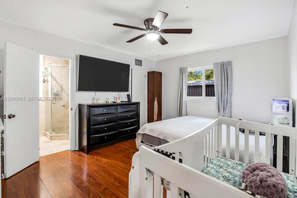 Activo con contrato: $625,000 (4 camas, 3 baños, 1924 Pies cuadrados)