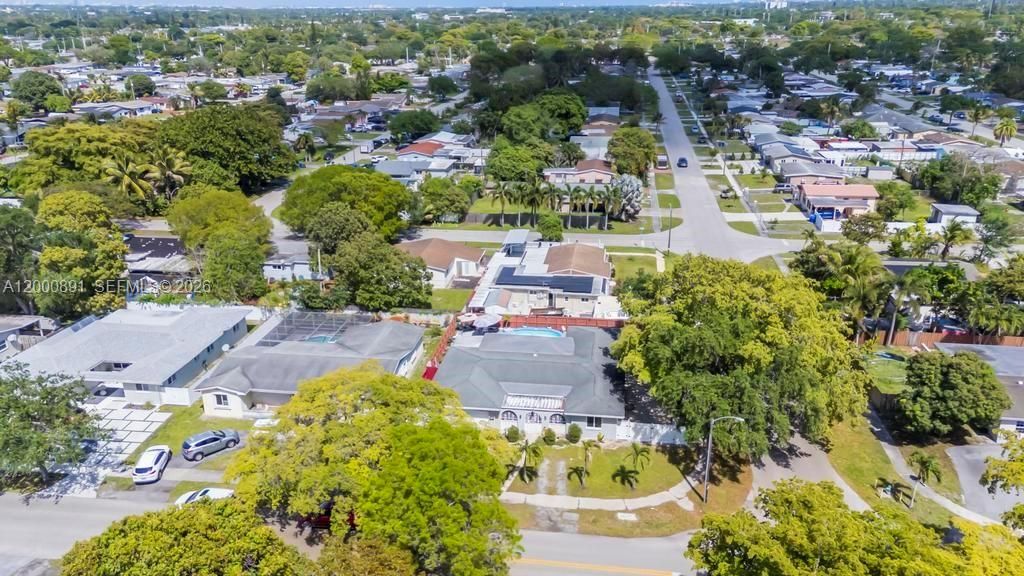 Activo con contrato: $625,000 (4 camas, 3 baños, 1924 Pies cuadrados)