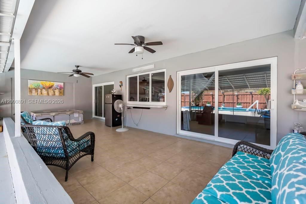 Activo con contrato: $625,000 (4 camas, 3 baños, 1924 Pies cuadrados)
