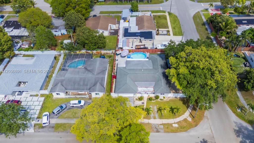 Activo con contrato: $625,000 (4 camas, 3 baños, 1924 Pies cuadrados)