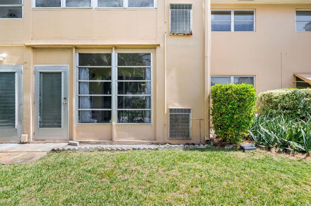 17-web-or-mls-2102 NE 1st Way #103 - 17