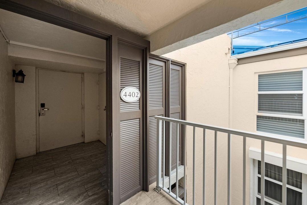 Private Foyer