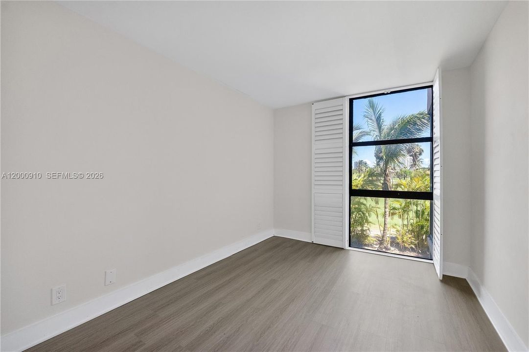 Active With Contract: $265,000 (2 beds, 2 baths, 1157 Square Feet)