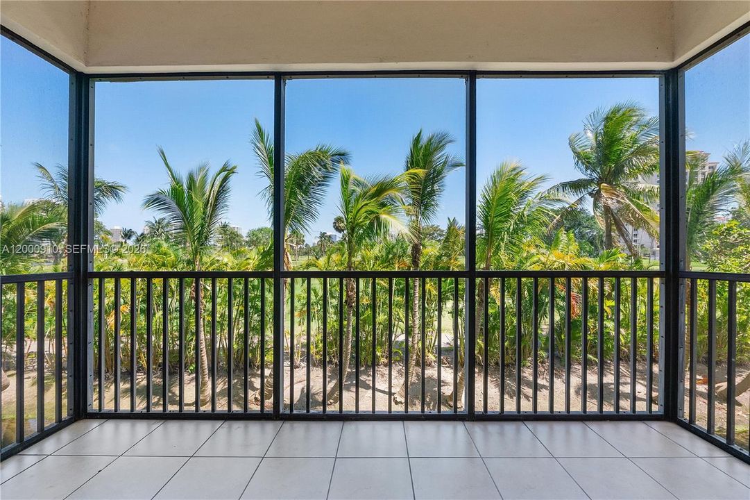 Active With Contract: $265,000 (2 beds, 2 baths, 1157 Square Feet)