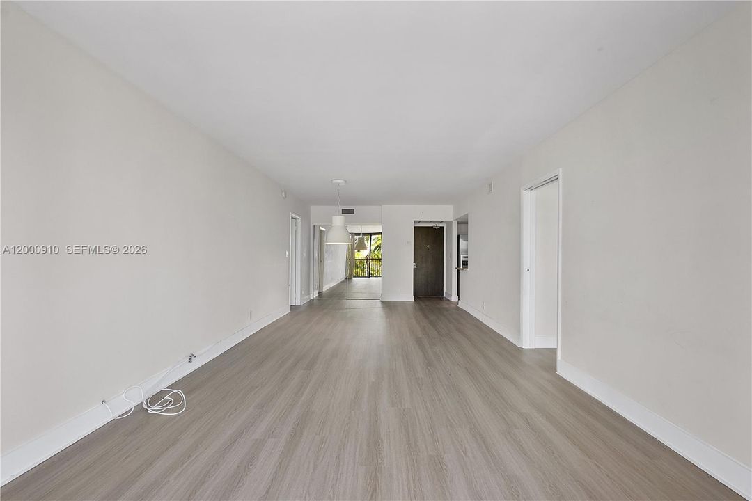 Active With Contract: $265,000 (2 beds, 2 baths, 1157 Square Feet)