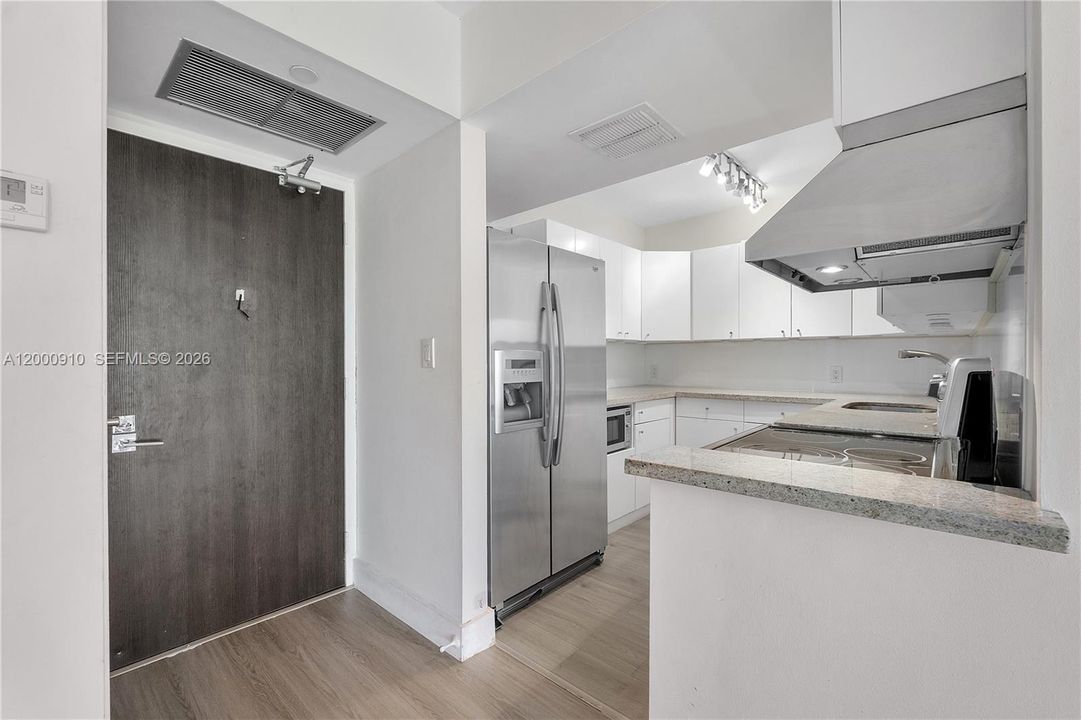 Active With Contract: $265,000 (2 beds, 2 baths, 1157 Square Feet)