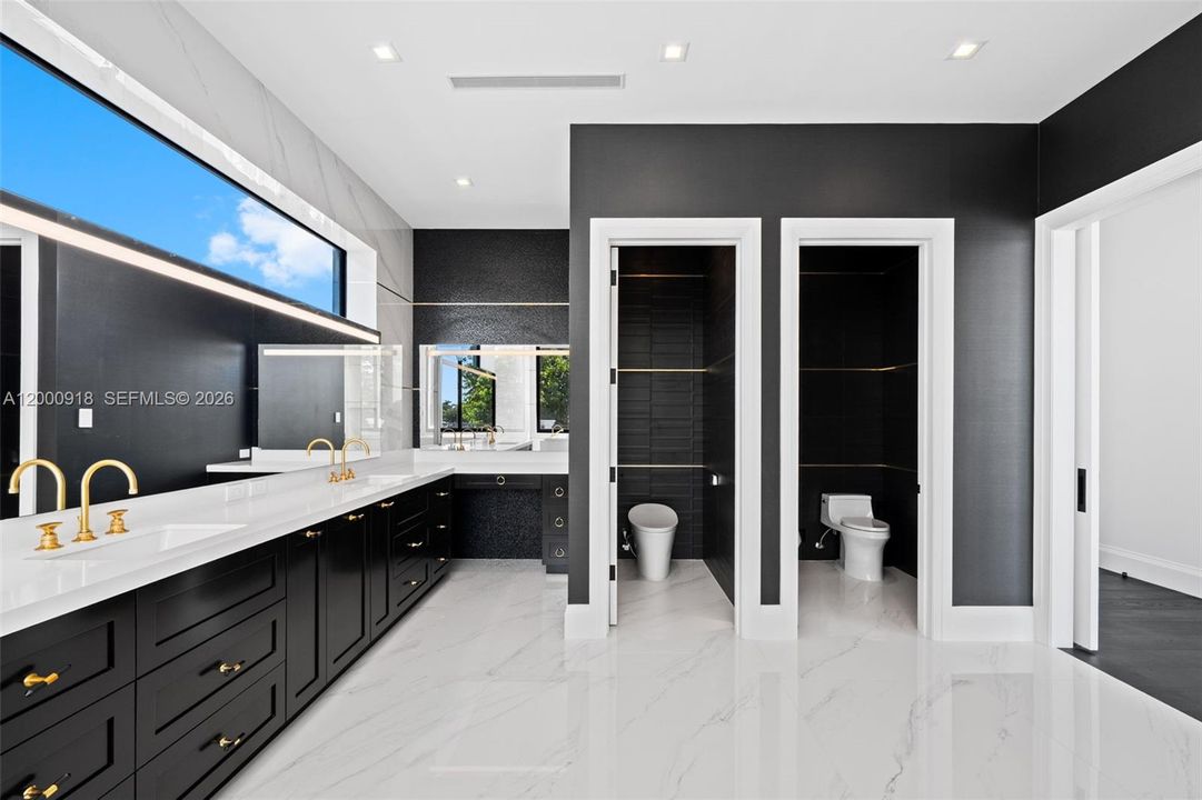 For Sale: $15,995,000 (10 beds, 7 baths, 9655 Square Feet)