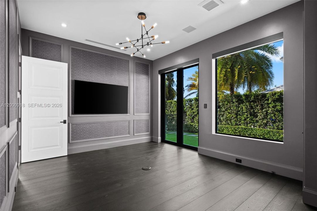 For Sale: $15,995,000 (10 beds, 7 baths, 9655 Square Feet)