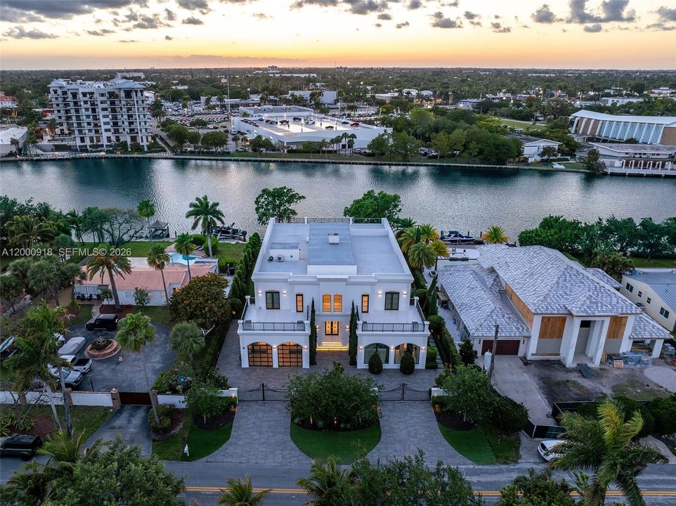 For Sale: $15,995,000 (10 beds, 7 baths, 9655 Square Feet)