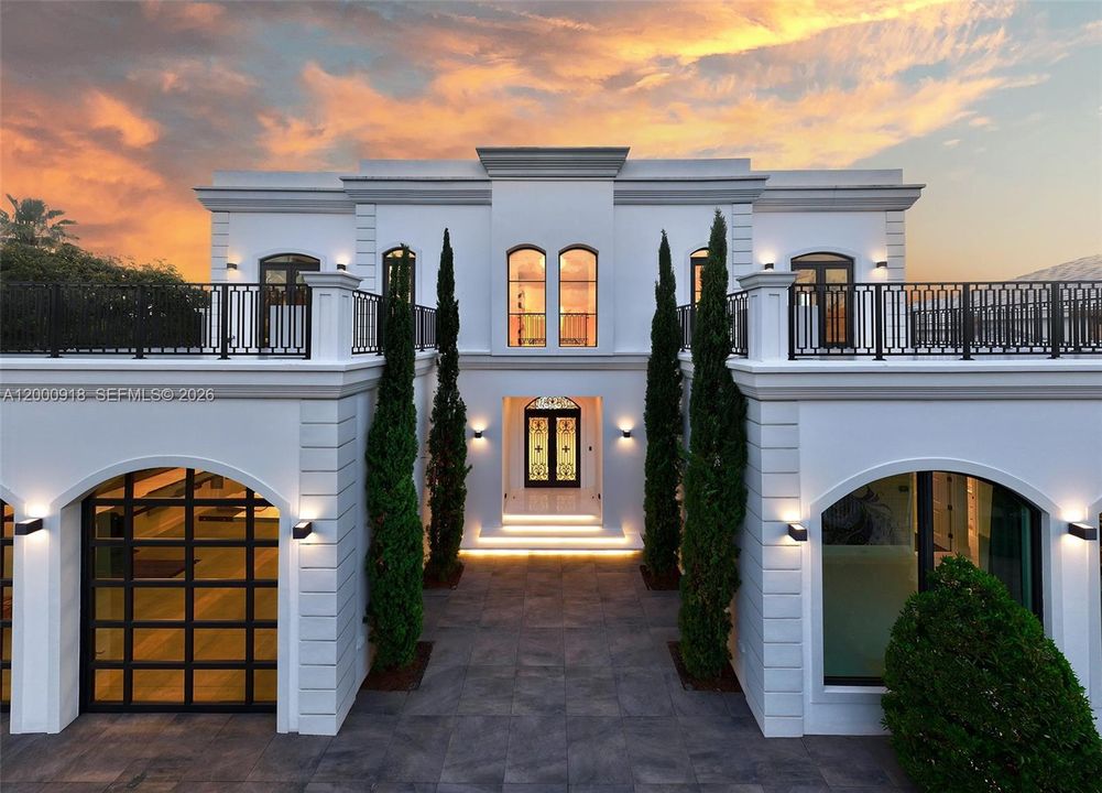 For Sale: $15,995,000 (10 beds, 7 baths, 9655 Square Feet)