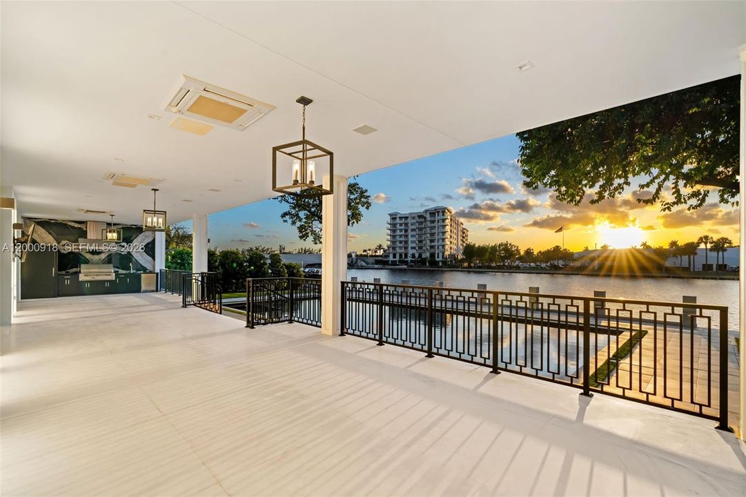 For Sale: $15,995,000 (10 beds, 7 baths, 9655 Square Feet)