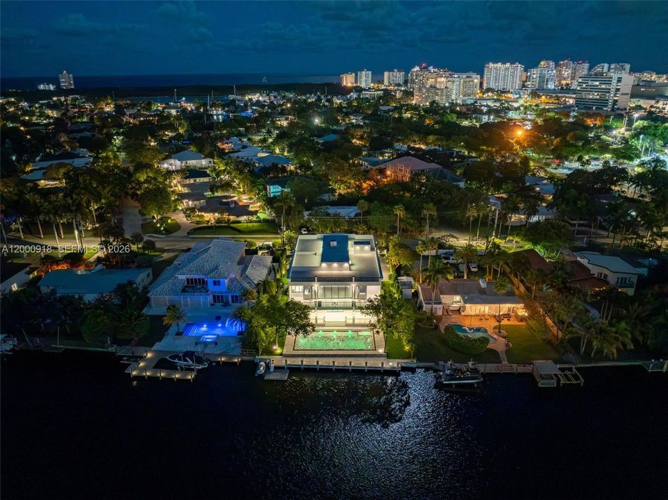For Sale: $15,995,000 (10 beds, 7 baths, 9655 Square Feet)