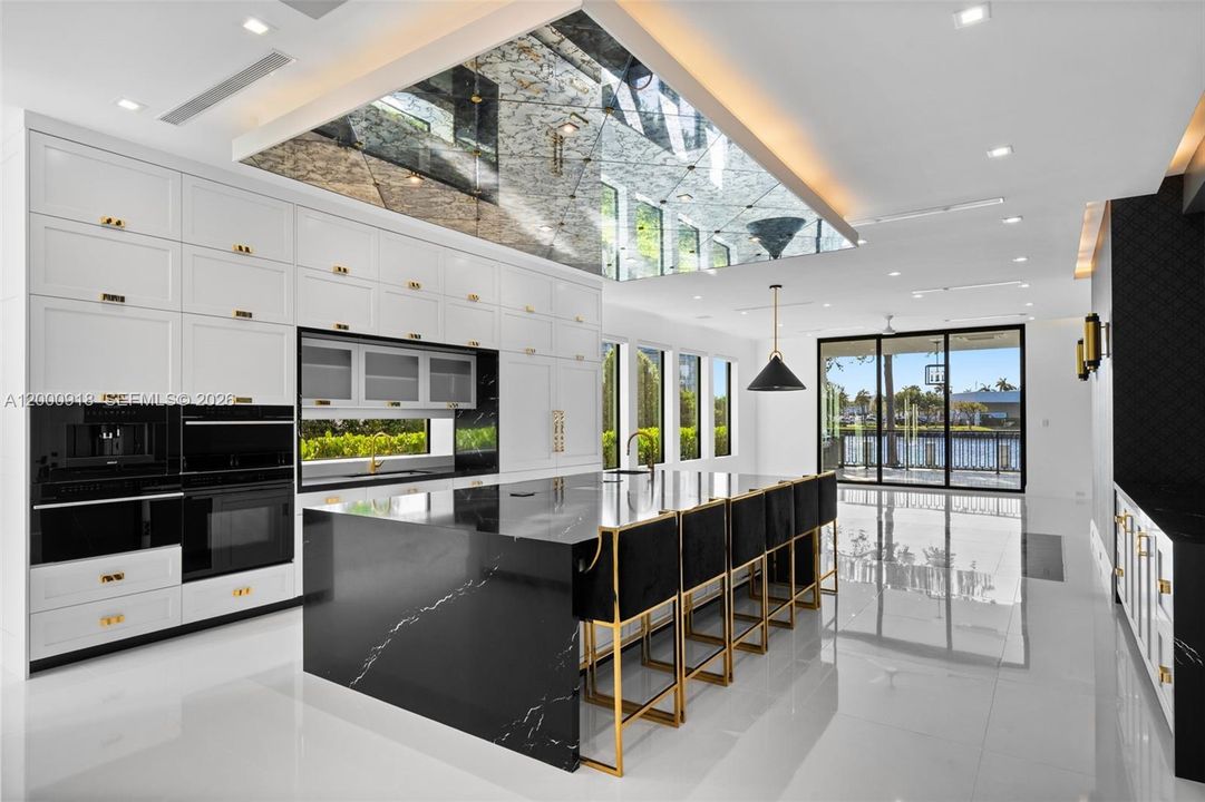 For Sale: $15,995,000 (10 beds, 7 baths, 9655 Square Feet)